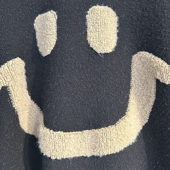 Smiley Face Viral Hoodie Sweater - Picture 2 of 5